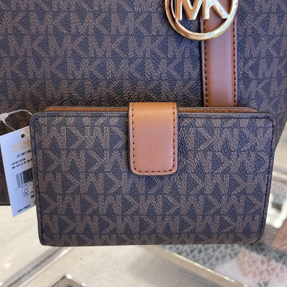 MICHAEL KORS Medium Signature Logo Wallet Brown NWT